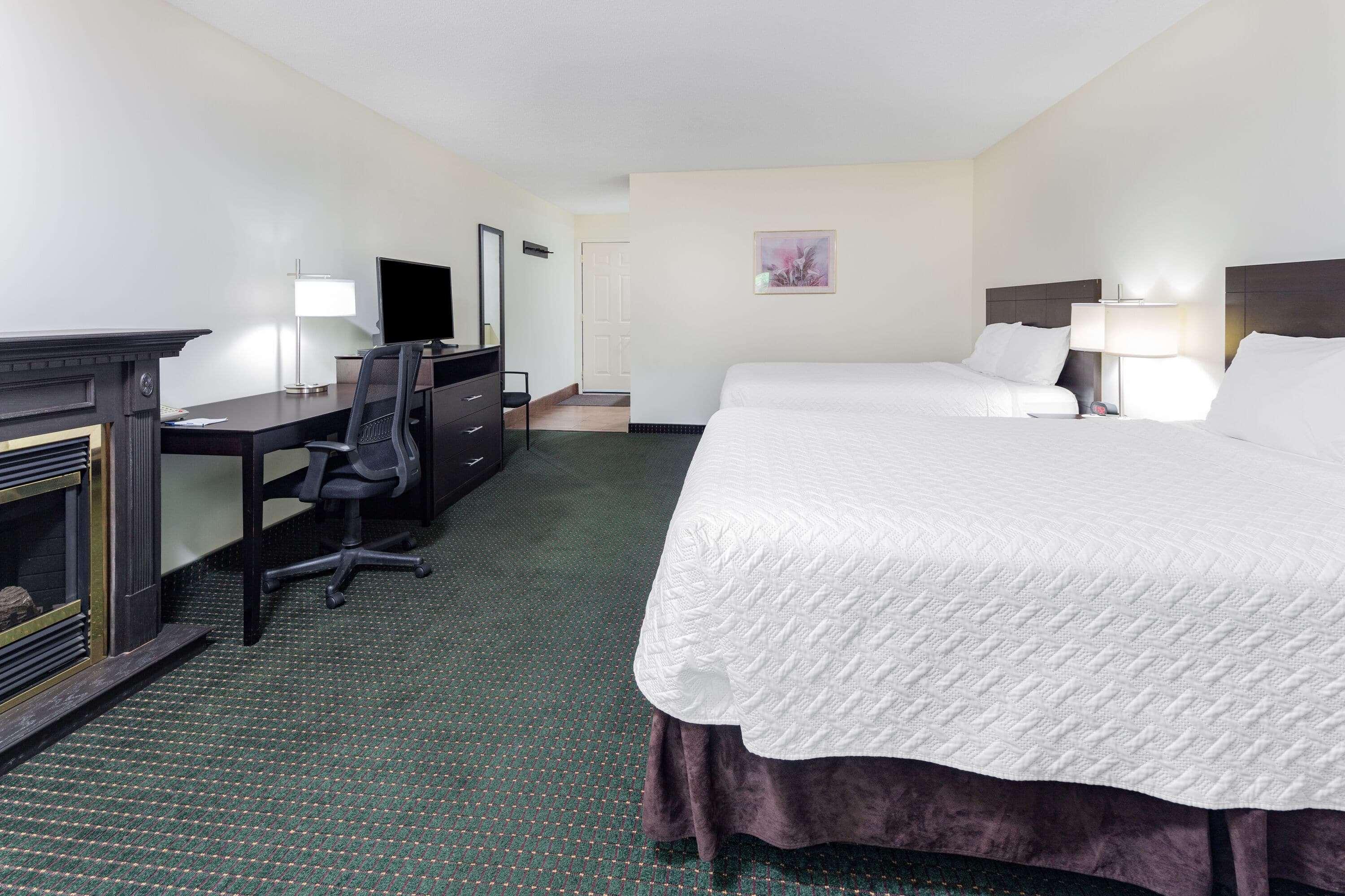Travelodge By Wyndham Bracebridge Bagian luar foto