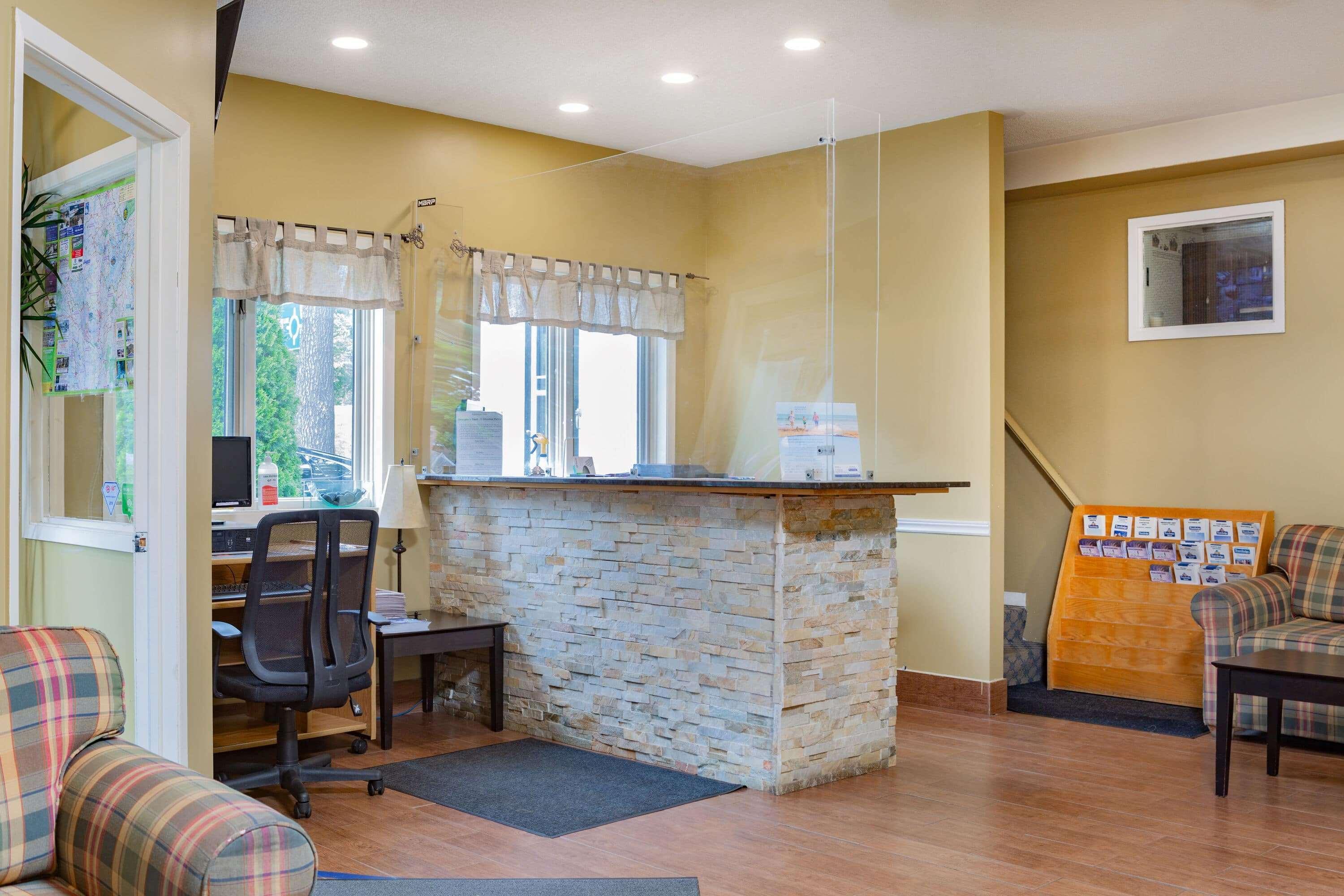 Travelodge By Wyndham Bracebridge Bagian luar foto